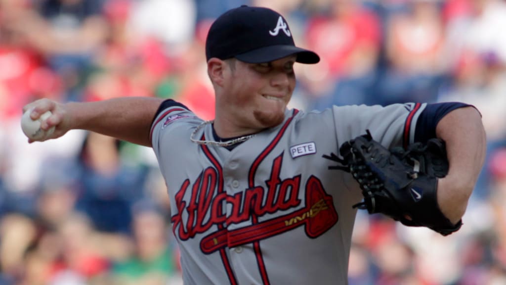 Who is the Atlanta Braves closing pitcher in their run in the nineties?