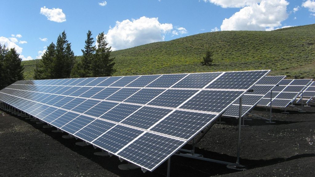 What are The Advantages and Disadvantages of Using Solar Energy